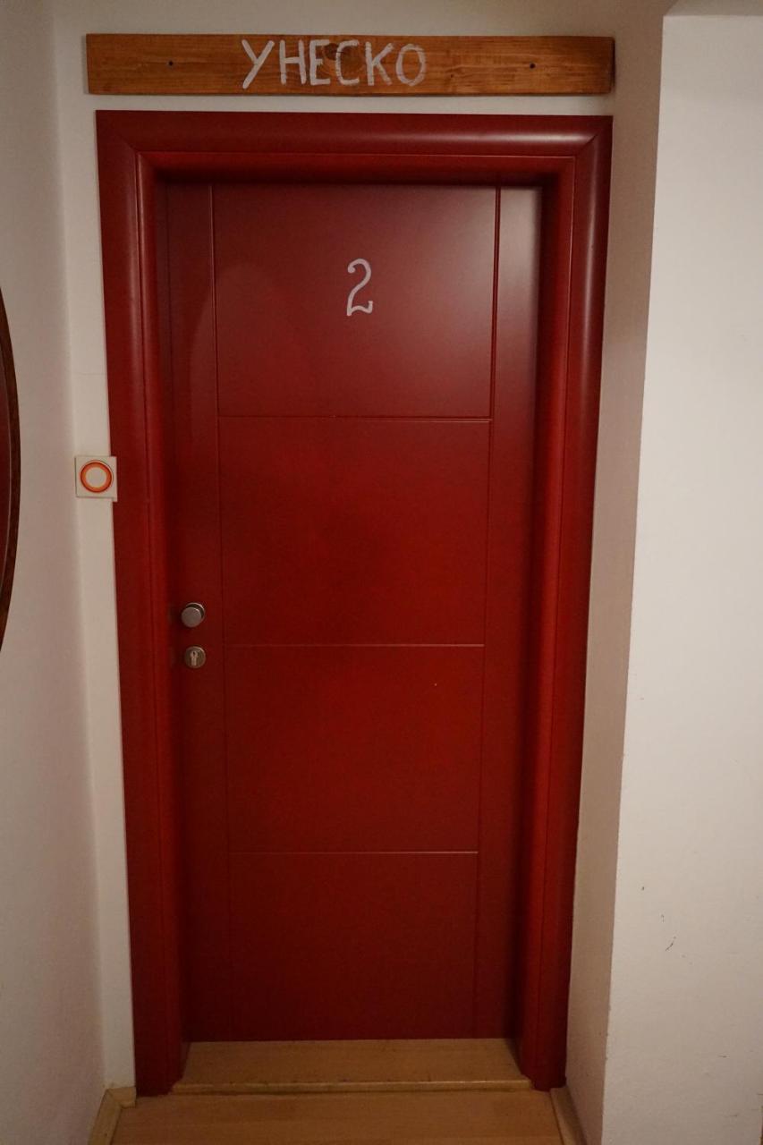 تريبينيي Hostel The Red Door المظهر الخارجي الصورة