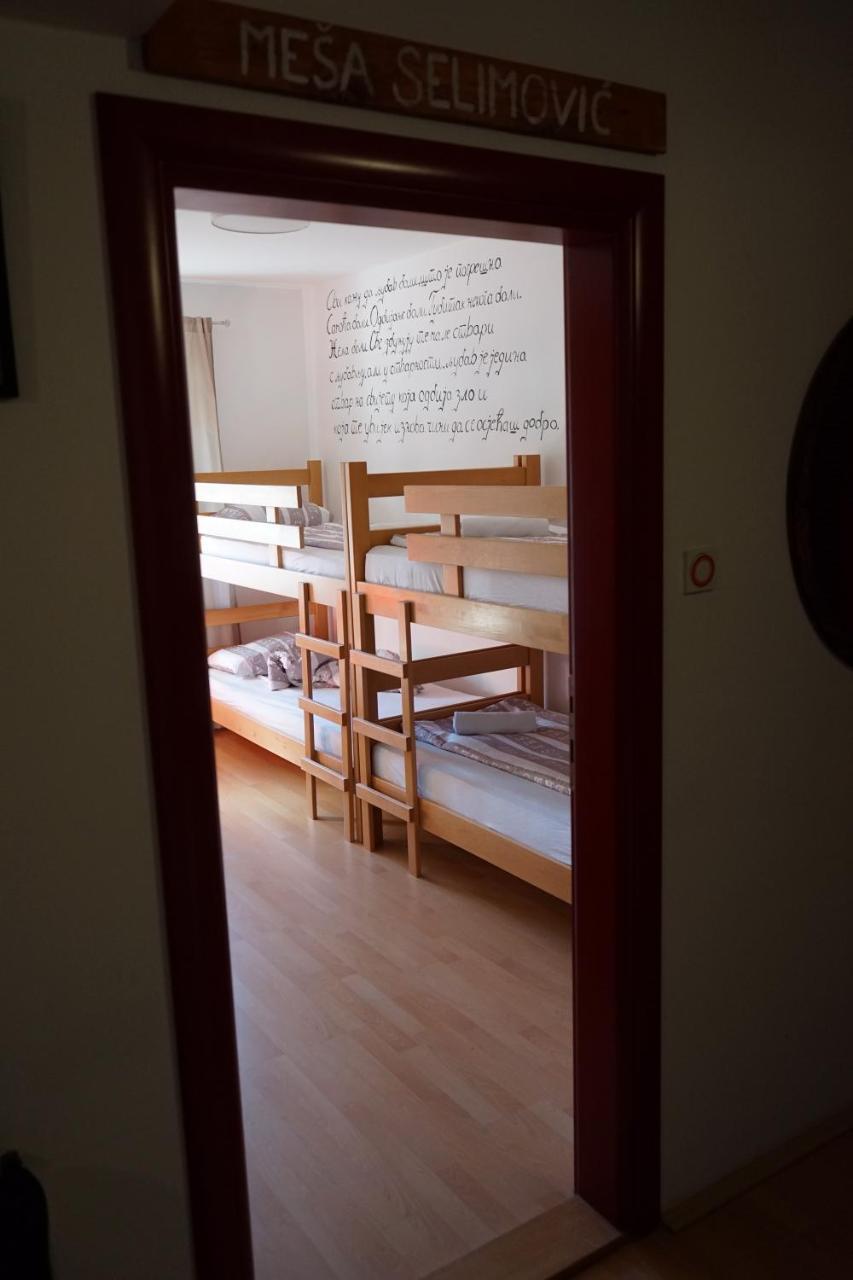 تريبينيي Hostel The Red Door المظهر الخارجي الصورة