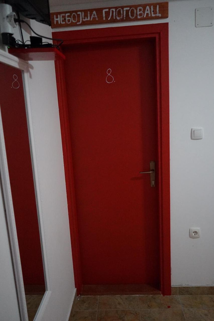 تريبينيي Hostel The Red Door المظهر الخارجي الصورة